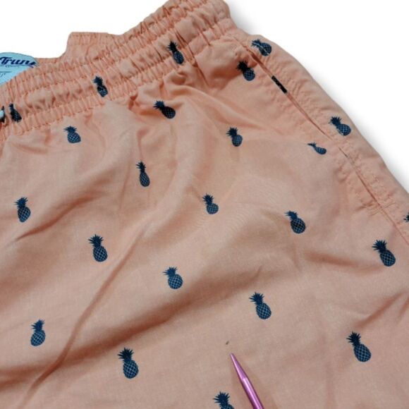 Trunks Surf & Swim Co. Shorts Size XL W32"xL5.5" Swimwear Swim Shorts Pineapple - Picture 5 of 7